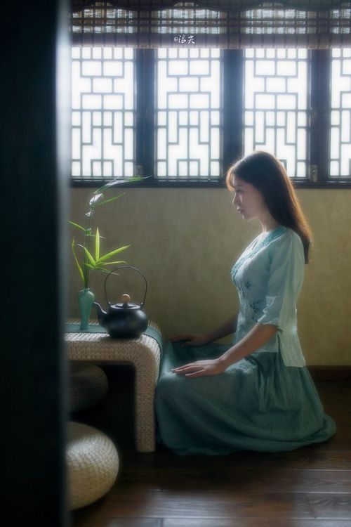 性别平等在电竞行业的逐步实现，女性选手展现风采，电竞男女差别