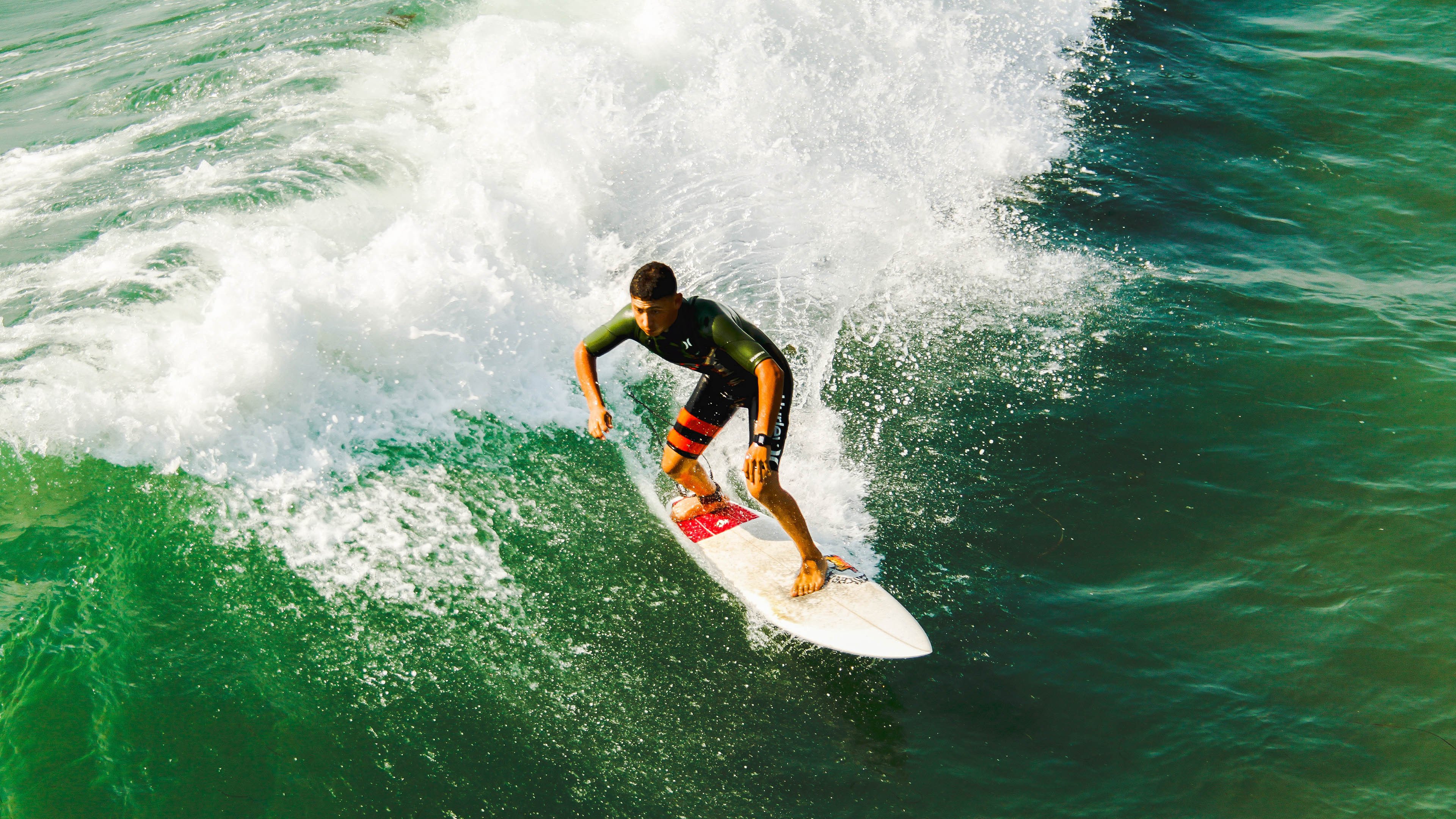 球员罚球精准，关键局面执行力高，罚球时队员怎样站位图