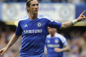 AYX GAMING-中锋与边锋配合默契，战术执行精准，边锋是中场还是前锋